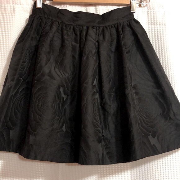 Kate Spade Black Mini Skirt/ Floral - Picture 5 of 15